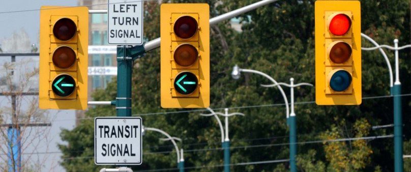 Image of a left-turn signal arrow on Spadina Road