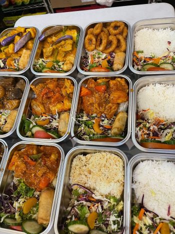 Food in Suppli containers.